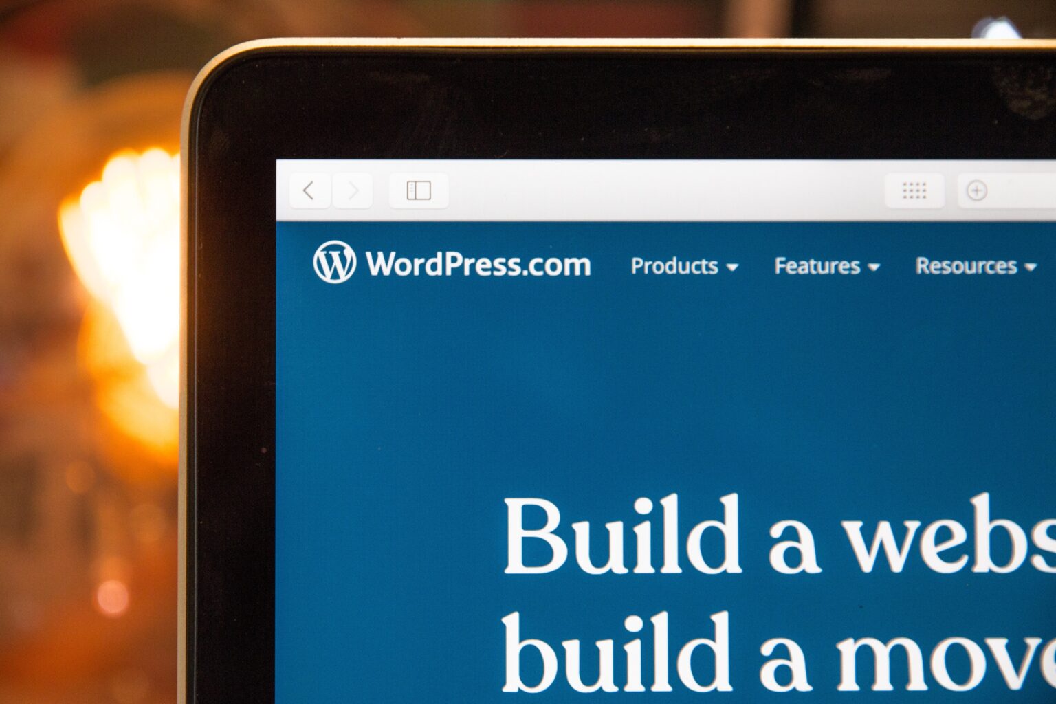 What is the difference between WordPress.com and WordPress.org?