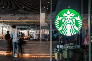 Many people dream of creating a Starbucks coffee shop chain. Here are three alternatives for how to open a Starbucks franchise in your city.