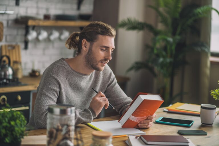 Best WordPress grammar checkers in 2023 Want to make sure you’re using the right grammar when writing on WordPress? Here are some great WordPress grammar checkers for checking your writing skills.