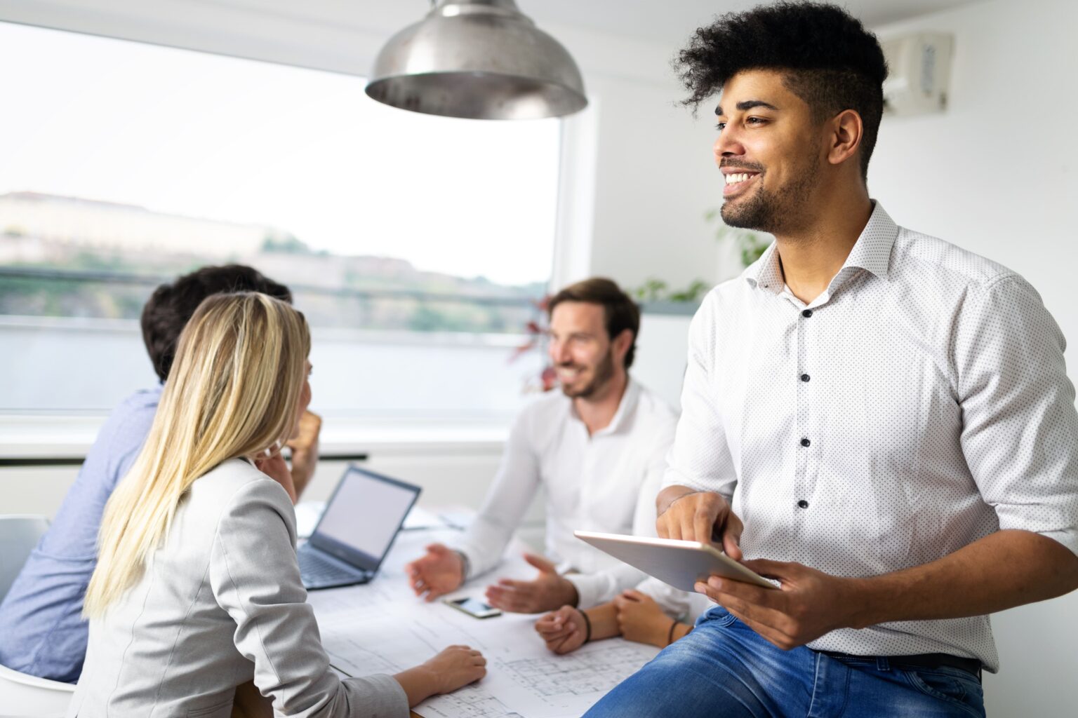 We all have that dream of starting our own business, but finding the right idea can be difficult. We offer six of them in this article so make sure to check it out.