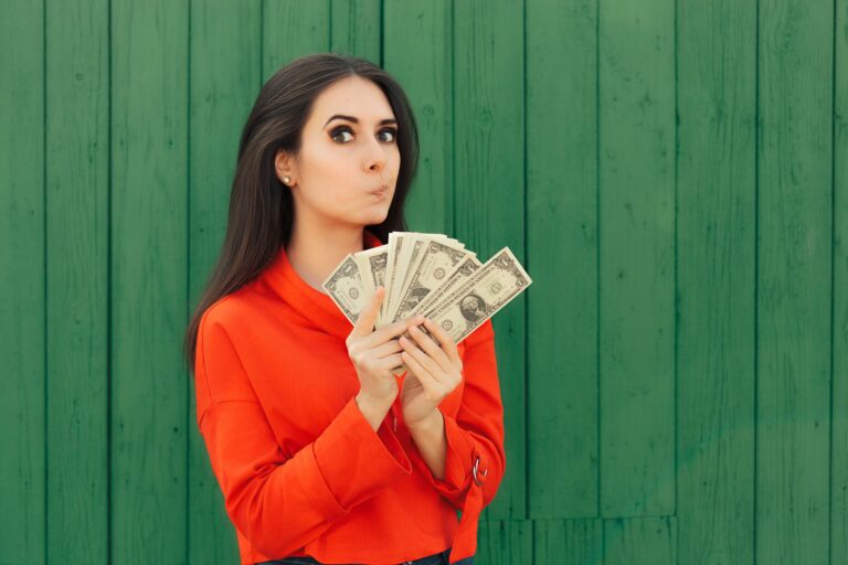 How to make extra income while working full-time Learn how to make extra money while working full-time by using the tips in our guide.