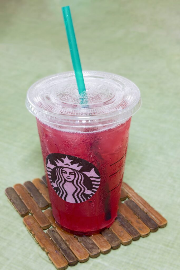 Starbucks drinks are not created equal, learn how to order a low-carb drink at Starbucks and which drinks are keto-friendly.