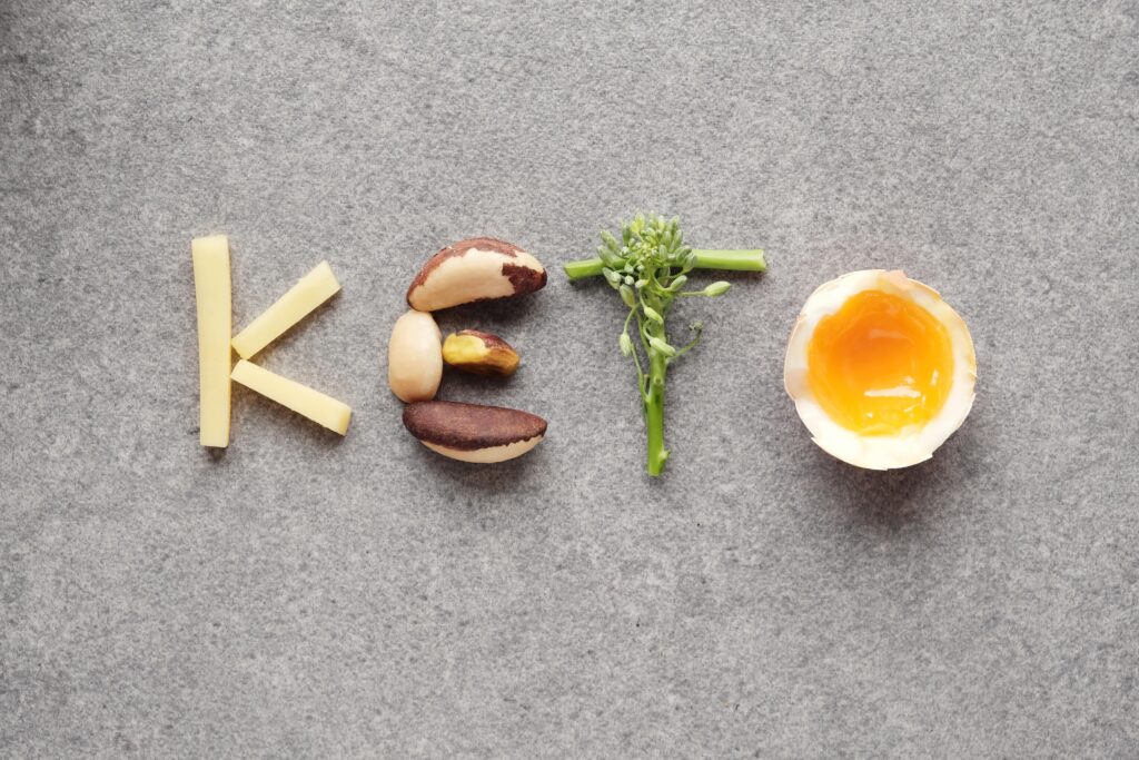 Starbucks drinks are not created equal, learn how to order a low-carb drink at Starbucks and which drinks are keto-friendly.