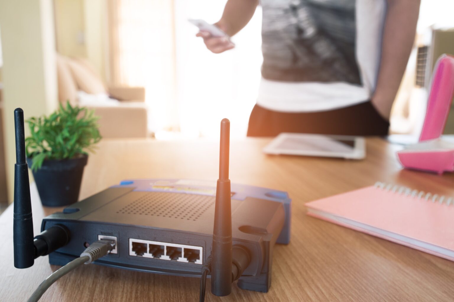 We recommend the best routers for your home. Whether you’re looking for a router, modem or extender, we’ve got your back.