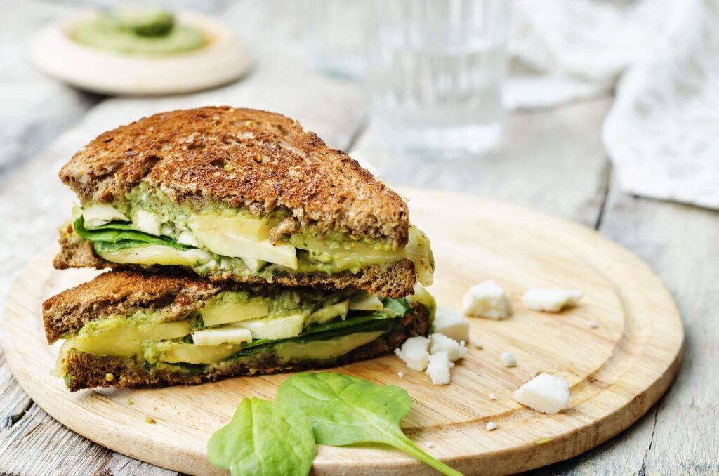 These easy dinner ideas will help you save time, money and energy. They are simple and healthy recipes that taste amazing.
