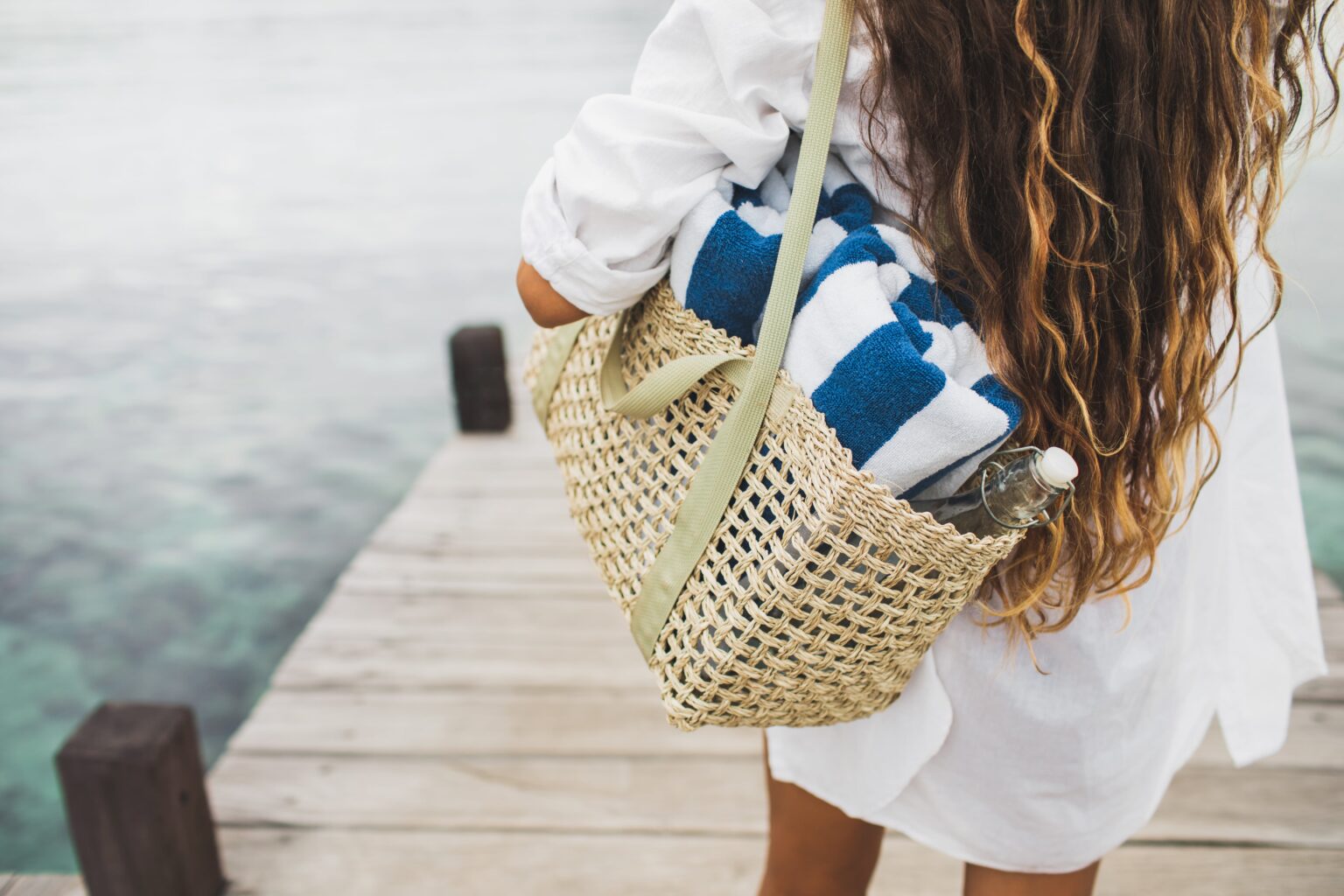 The perfect beach bag should be lightweight, stylish and functional. Check out our list of the best beach bags to buy this year.