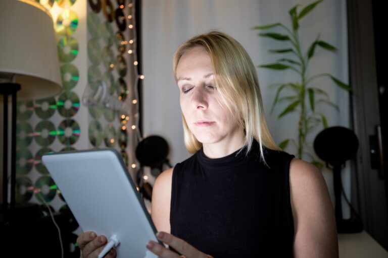 In this article, we will discuss the best light therapy lamps for SAD in 2022 to help you cure your depression.