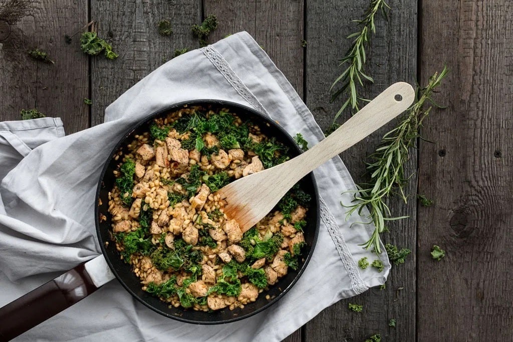 Find the best food combinations to help you lose weight. Discover the foods that can significantly boost your metabolism and aid in fat burning.