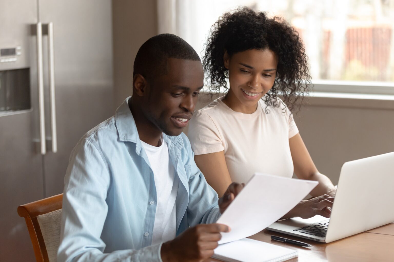 Whether you have a small or large income, there are plenty of ways to do your taxes online. Use this article to find the best option for you.