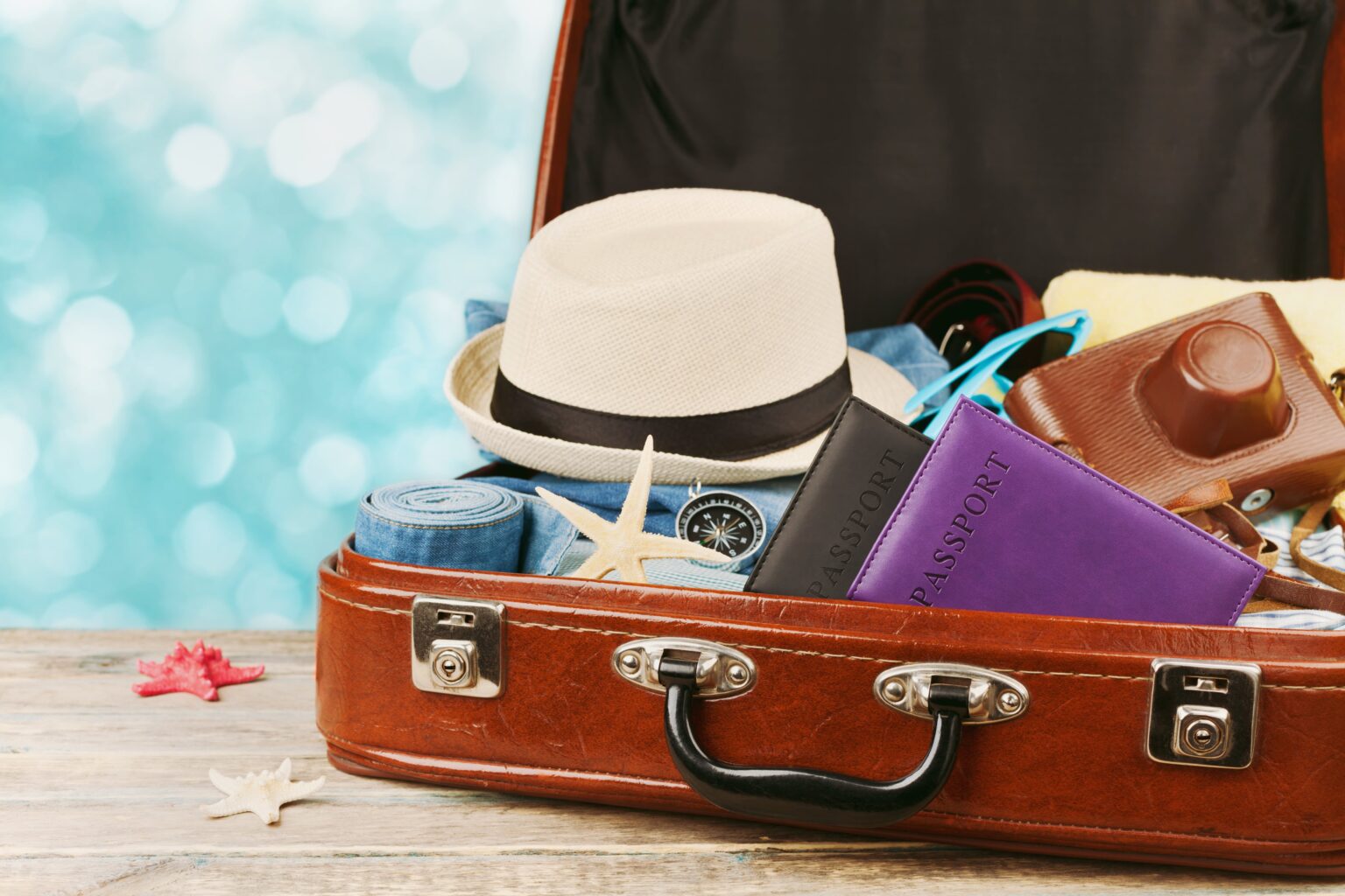 If you’re planning a flight and want to go “light”, here are our favorite lightweight carry-on luggage options for your next trip.