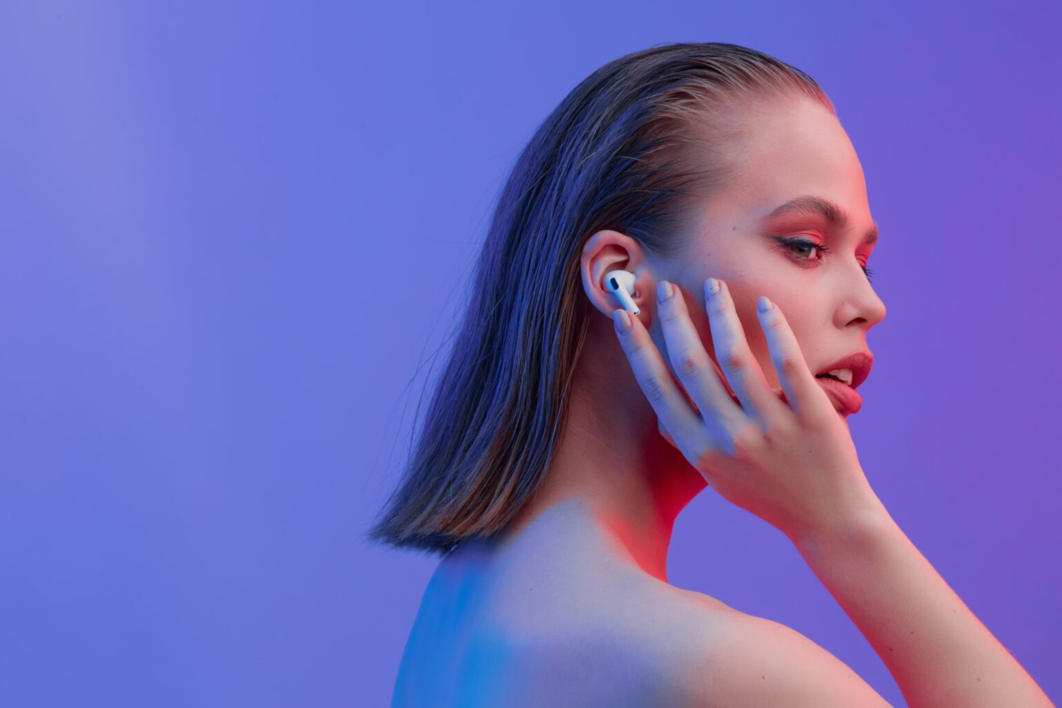 Don't pay hundreds of dollars for new earbuds. These top-rated, budget-friendly earbuds are a great alternative to the Apple AirPods!